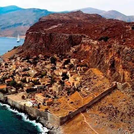 Kissamitakis 4* מונמבאסיה