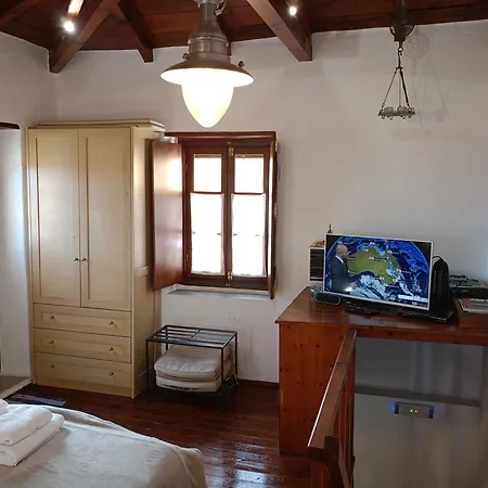 Kissamitakis בית הארחה מונמבאסיה